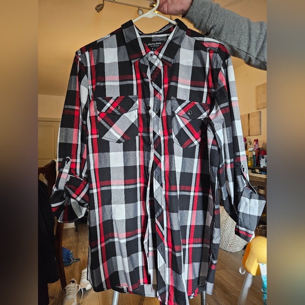 Plaid black,red,grey, and white button up shirt size Large Brand eighty-eight
